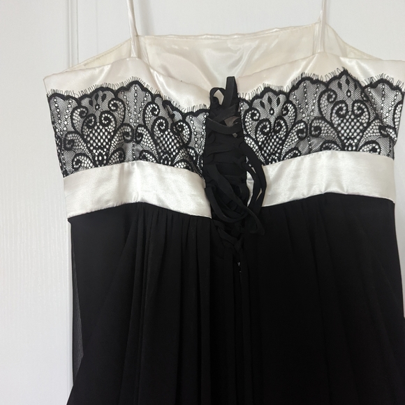 Party.dress - Picture 4 of 5